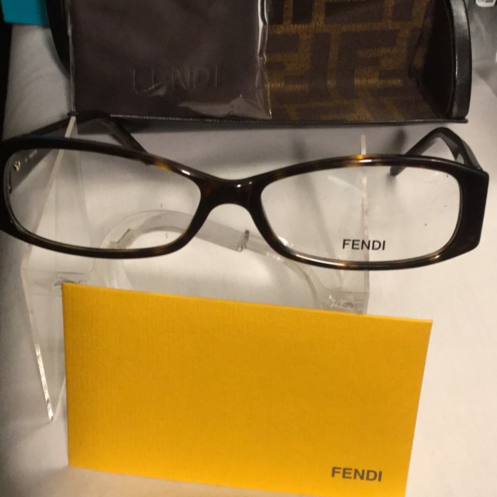 FENDI WOMENS OPTL CLEAR F597R 215. 135 CASE &ClOTH